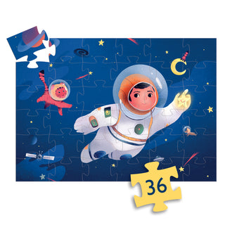 AN ASTRONAUT ON THE MOON - 36 PCS SILHOUETTER PUZZLE