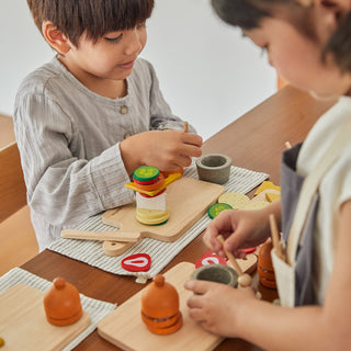 CHEESE & CHARCUTERIE BOARD