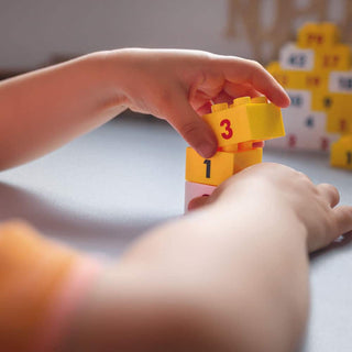 NUMBER PYRAMIDS (PROF. KORTENKAMP'S LEARNING BLOCKS)