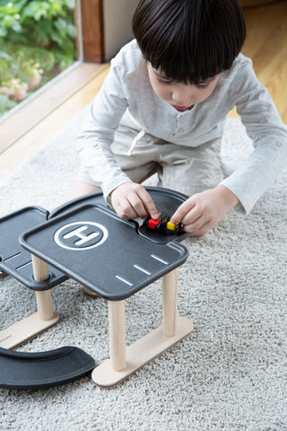 RACE N PLAY PARKING GARAGE