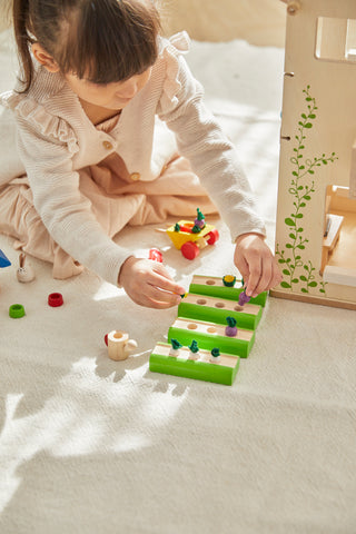 GREEN DOLLHOUSE WITH FURNITURE
