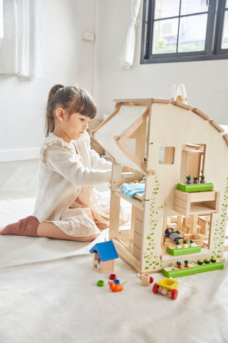 GREEN DOLLHOUSE WITH FURNITURE