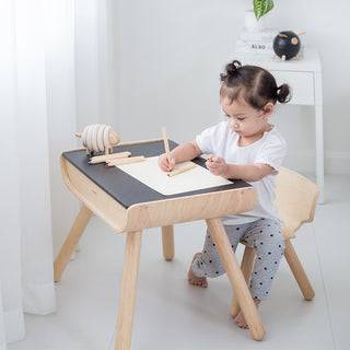 TABLE & CHAIR