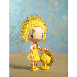 SUNNY AND MIA CARRY HOUSE