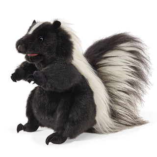 STANDING SKUNK